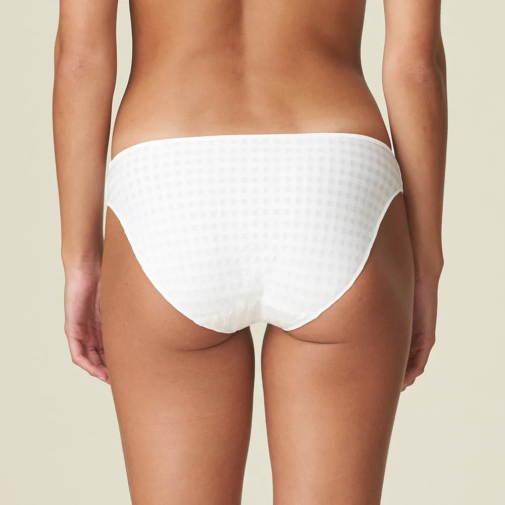 Avero Brief