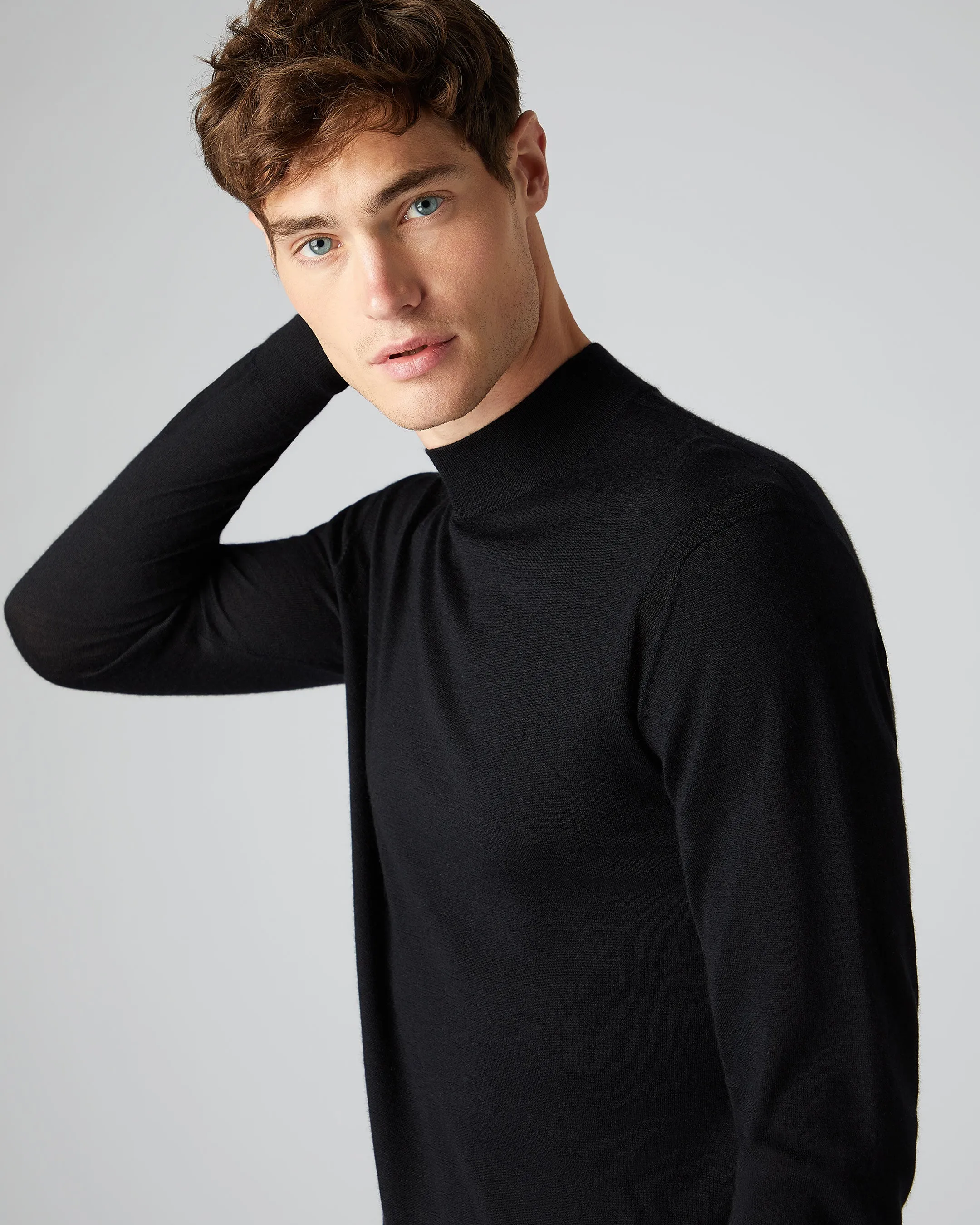 Men's Fine Gauge Cashmere Turtle Neck Sweater Black