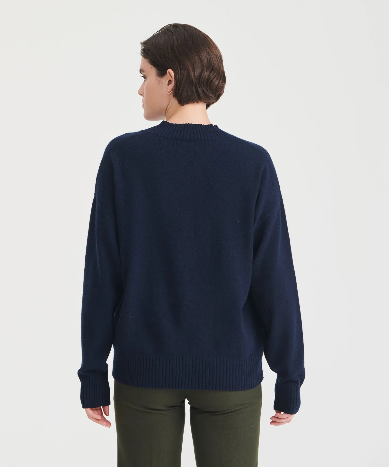 Signature Cashmere Boyfriend V-Neck Sweater